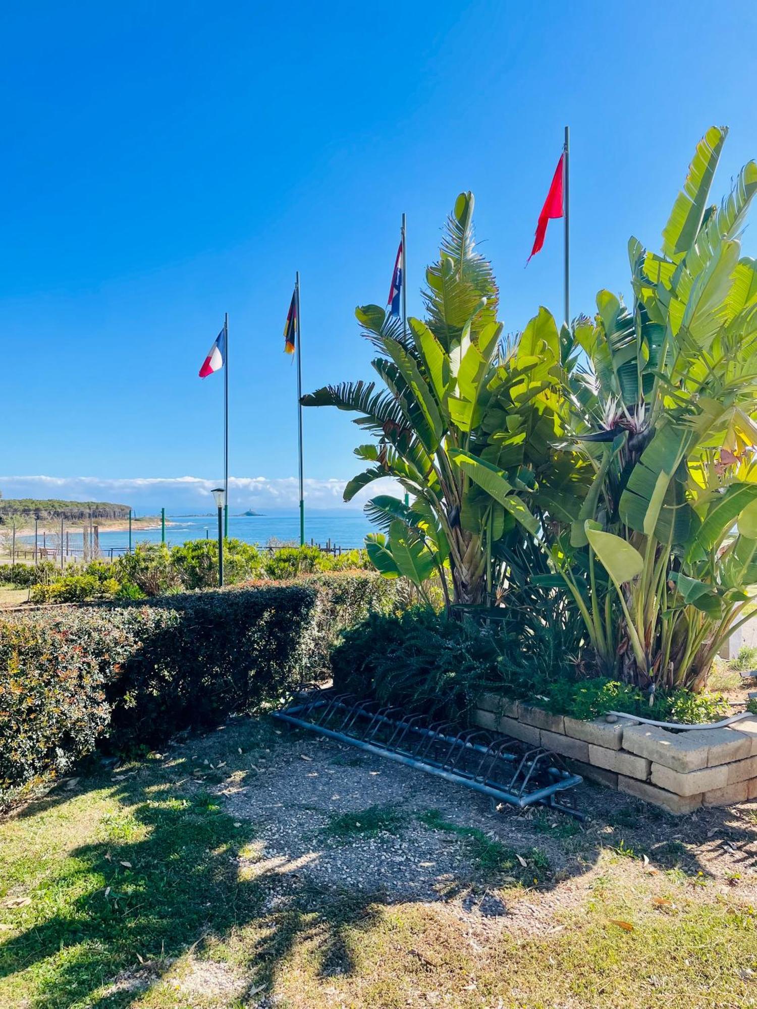 Camping Cala D'Ostia Пула Екстериор снимка