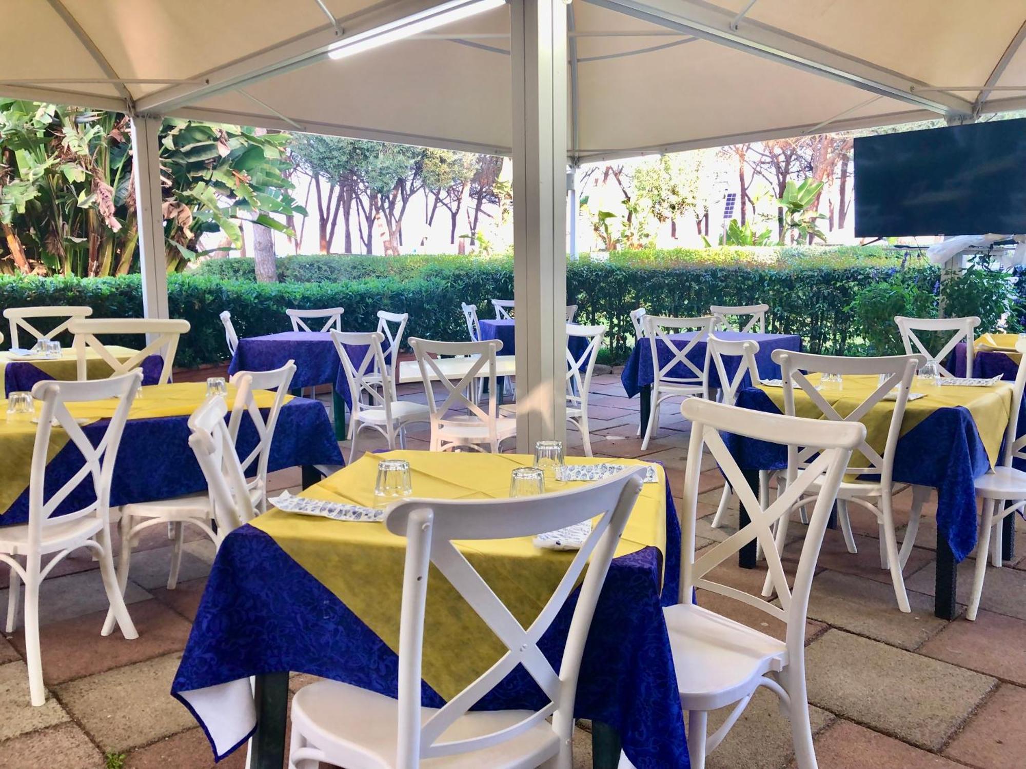 Camping Cala D'Ostia Пула Екстериор снимка
