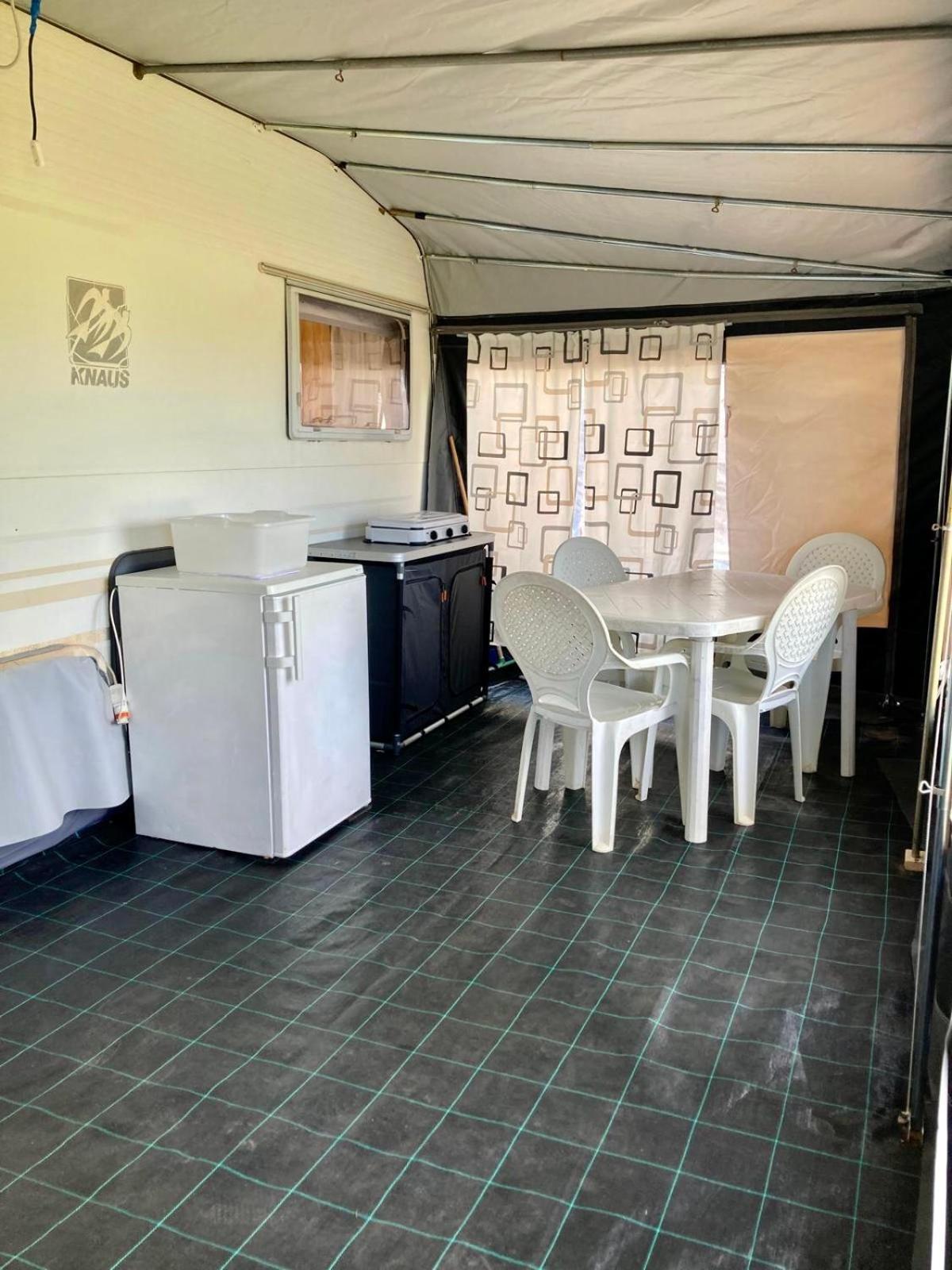 Camping Cala D'Ostia Пула Екстериор снимка