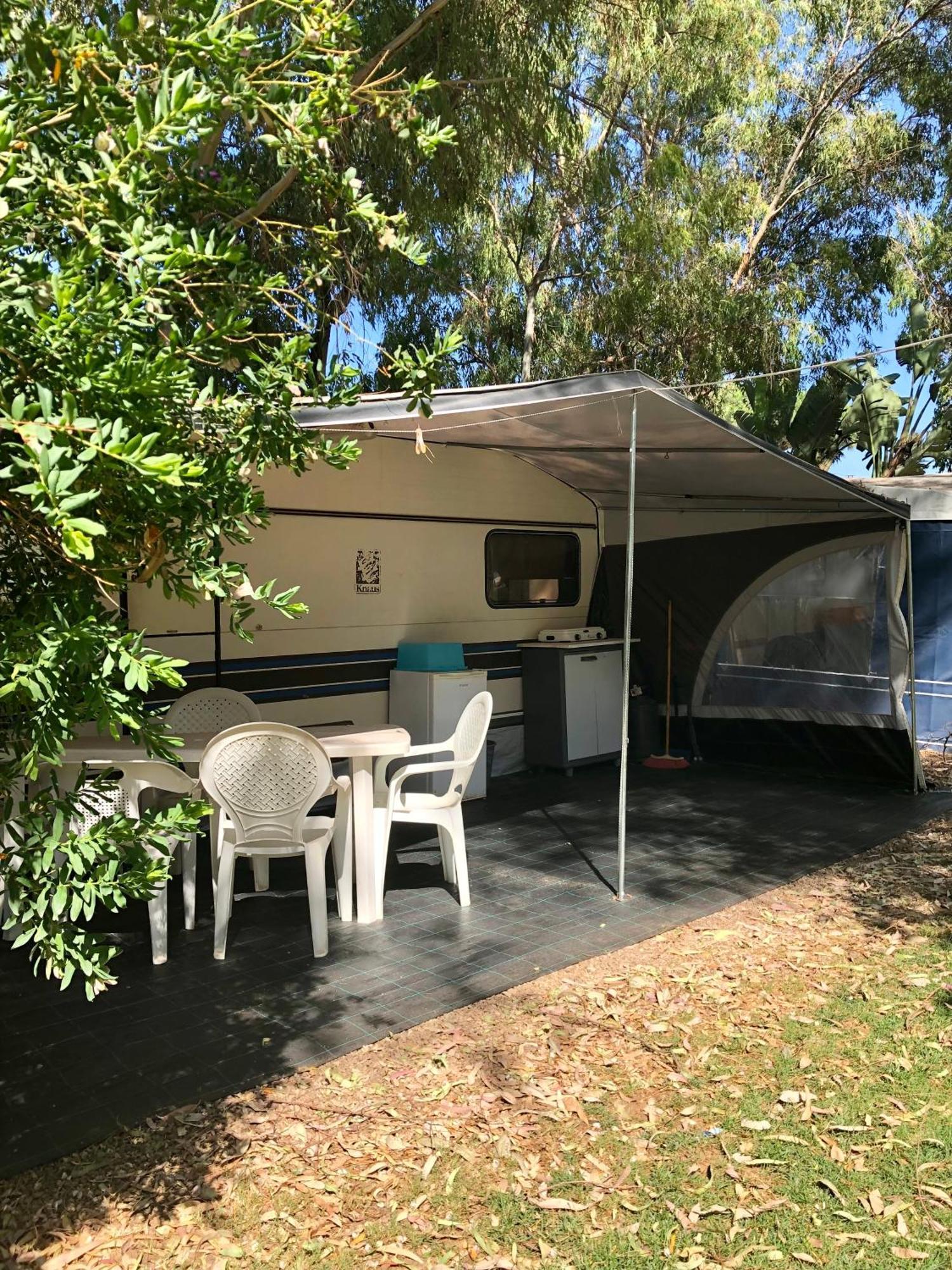 Camping Cala D'Ostia Пула Екстериор снимка
