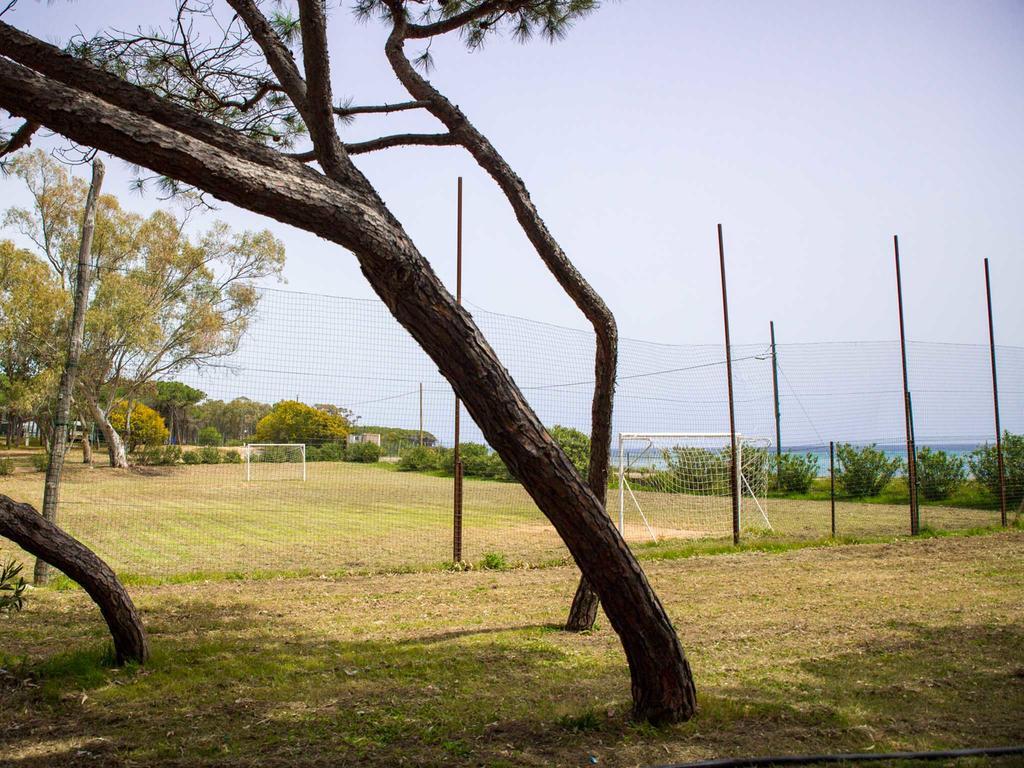 Camping Cala D'Ostia Пула Екстериор снимка